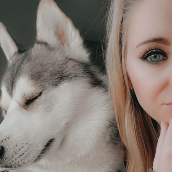 Meet your Posher, Cydnee - Picture 1 of 1